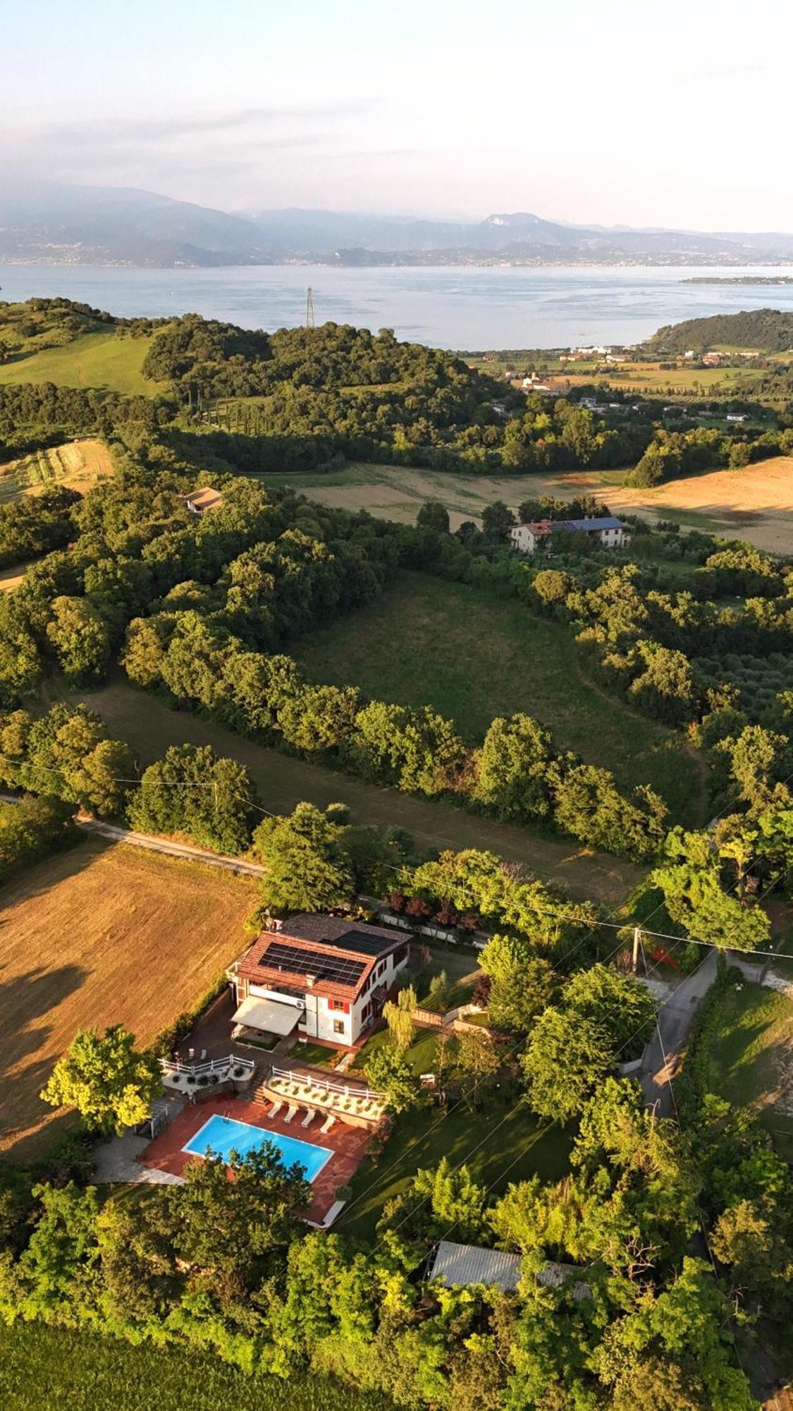 Villa Bagnole B&B - Holiday Apartments Lonato Bagian luar foto